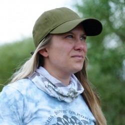 Wazoo Foraging Neck Gaiter on Noelle