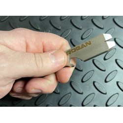 rogan sport in hand nail puller